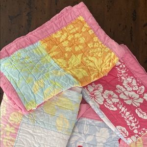 Queen pottery barn quilt and two shams
